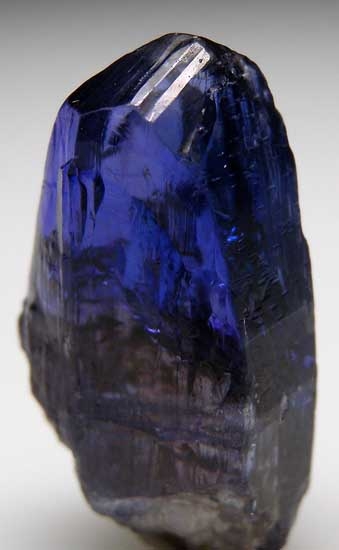 Tanzanite from Merelani Hills, Arusha, Tanzania [db_pics/pics/tz240b.jpg]