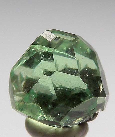 Tsavorite from Merelani Hills, Arusha, Tanzania [db_pics/pics/tz242a.jpg]
