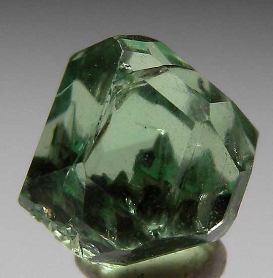 Tsavorite from Merelani Hills, Arusha, Tanzania [db_pics/pics/tz242b.jpg]