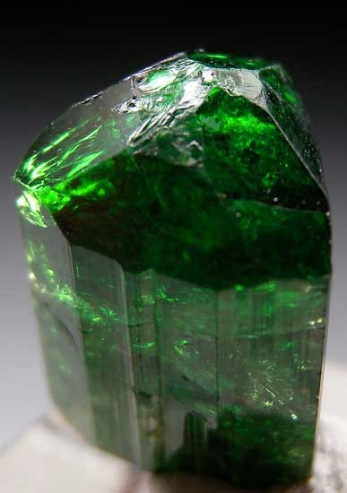 Chrome Tourmaline from Landanai, Tanzania [db_pics/pics/tz249b.jpg]