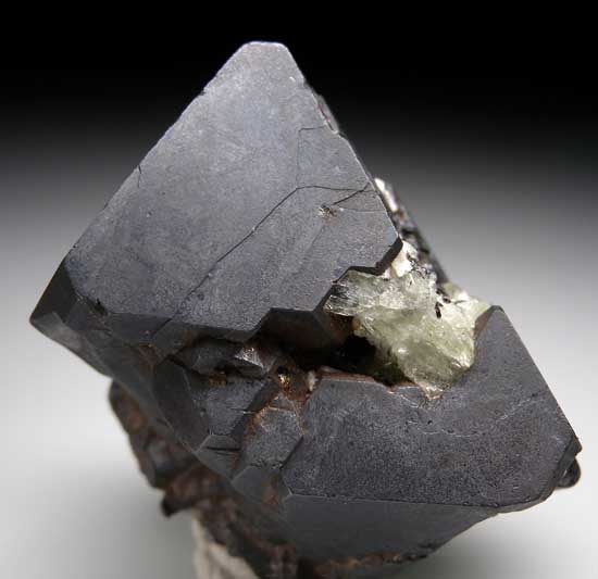 Alabandite from Merelani Hills, Arusha, Tanzania [db_pics/pics/tz345c.jpg]