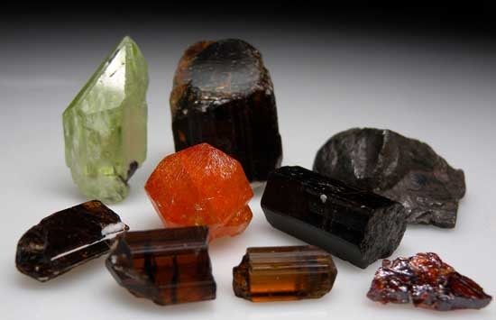 Gem mix from Merelani Hills, Arusha, Tanzania [db_pics/pics/tz420a.jpg]