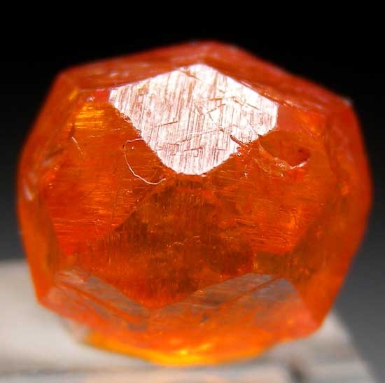 Spessartine from Nani, Loliondo, Tanzania [db_pics/pics/tz460a.jpg]
