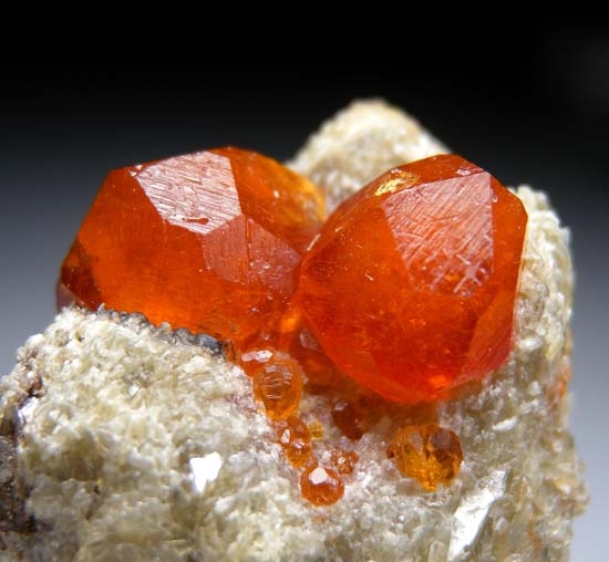 Spessartine from Nani, Loliondo, Tanzania [db_pics/pics/tz521b.jpg]