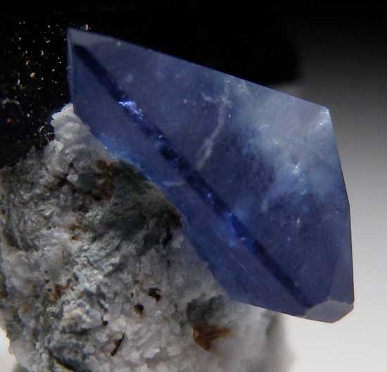 Benitoite with Neptunite from Gem Mine, San Benito Co., California [db_pics/pics/us113b.jpg]