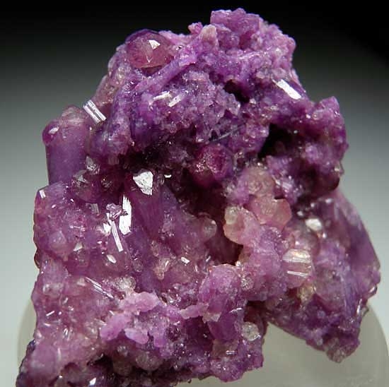 Mangano Vesuvianite from Jeffrey Mine, Asbestos, Quebec, Canada [db_pics/pics/us116b.jpg]