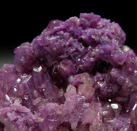 Mangano Vesuvianite from Jeffrey Mine, Asbestos, Quebec, Canada [db_pics/pics/us116c.jpg]