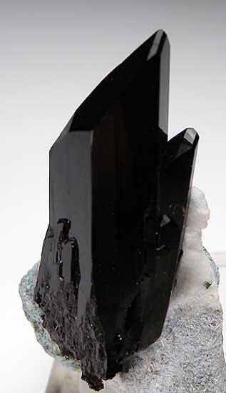 Neptunite from Gem Mine, San Benito Co., California [db_pics/pics/us128a.jpg]