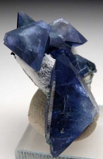 Benitoite from Benitoite Gem Mine, San Benito Co., California [db_pics/pics/us149b.jpg]