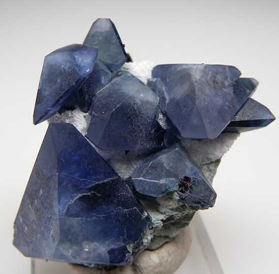 Benitoite from Benitoite Gem Mine, San Benito Co., California [db_pics/pics/us149c.jpg]