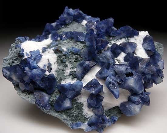 Benitoite from Benitoite Gem Mine, San Benito Co., California [db_pics/pics/us152a.jpg]