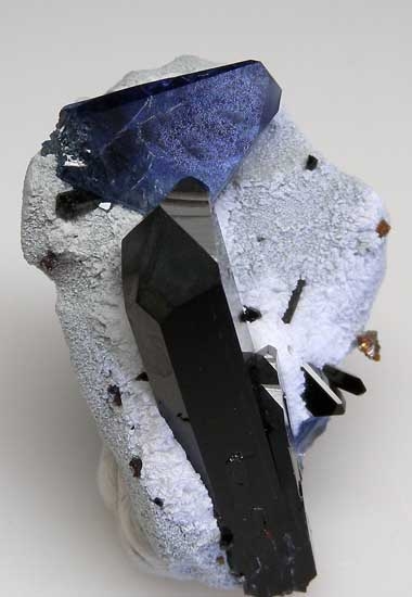 Benitoite, Neptunite, Joaquinite from Benitoite Gem Mine, San Benito Co., California [db_pics/pics/us153c.jpg]